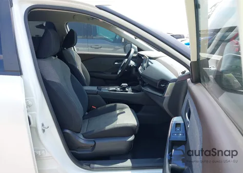 2022 Nissan Rogue Sv Fwd z USA, uszkodzony, nr VIN 5N1BT3BA3NC697205